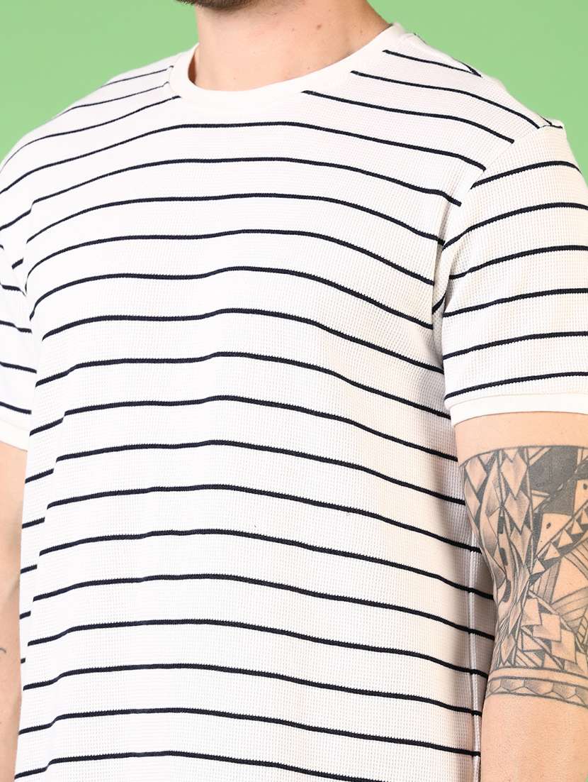 men round neck striped t-shirt - 21731581 -  Standard Image - 4