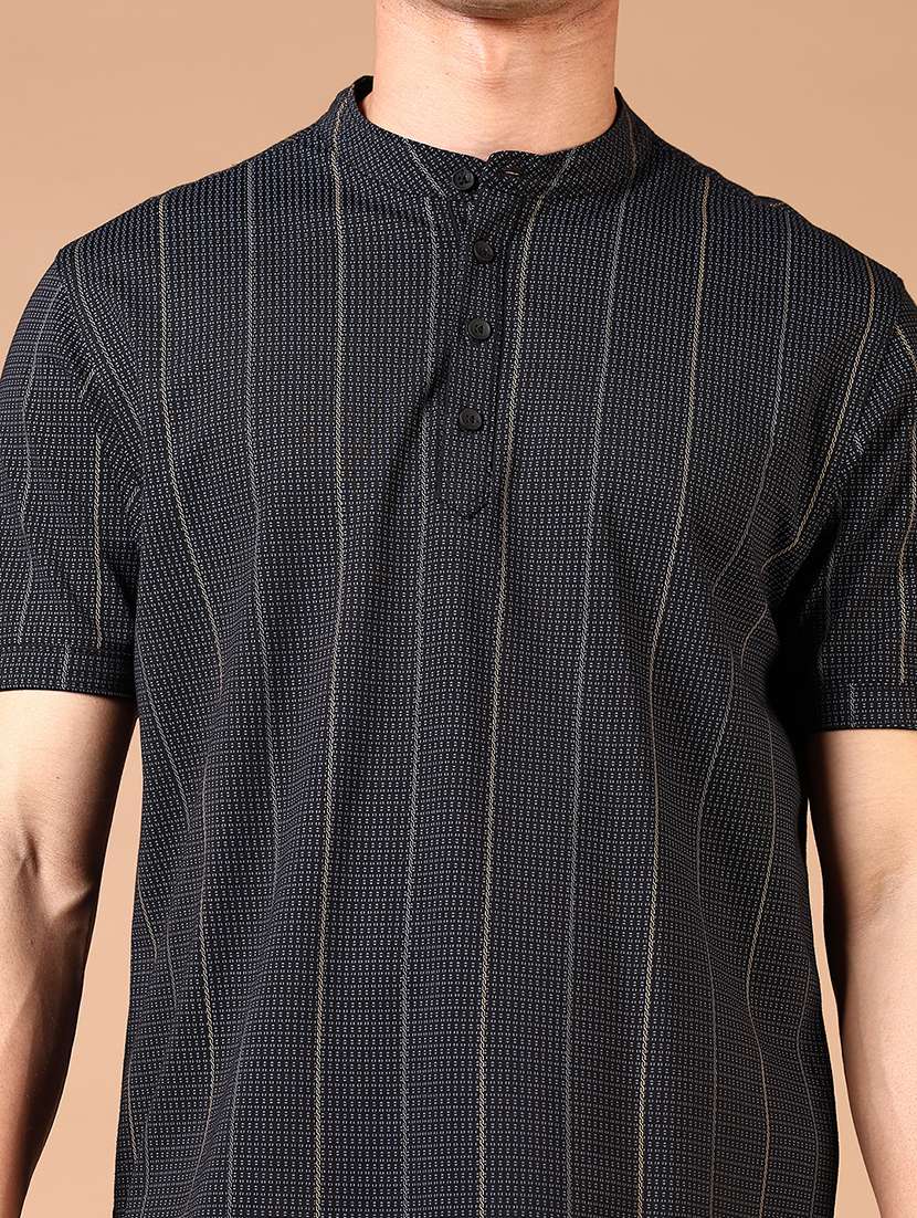 men short sleeves printed t-shirt - 21731583 -  Standard Image - 4