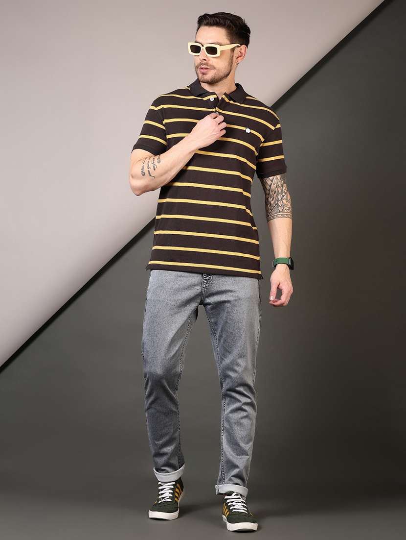 men washed mid rise jeans - 21731629 -  Standard Image - 4