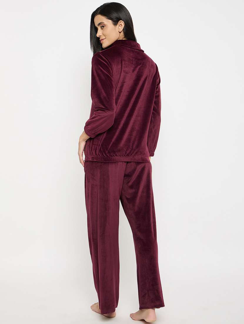 women solid velvet pyjama nightwear set - 21732309 -  Standard Image - 4