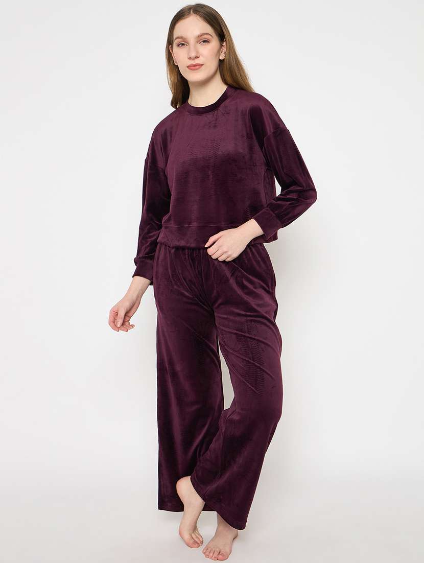 women solid velvet pyjama nightwear set