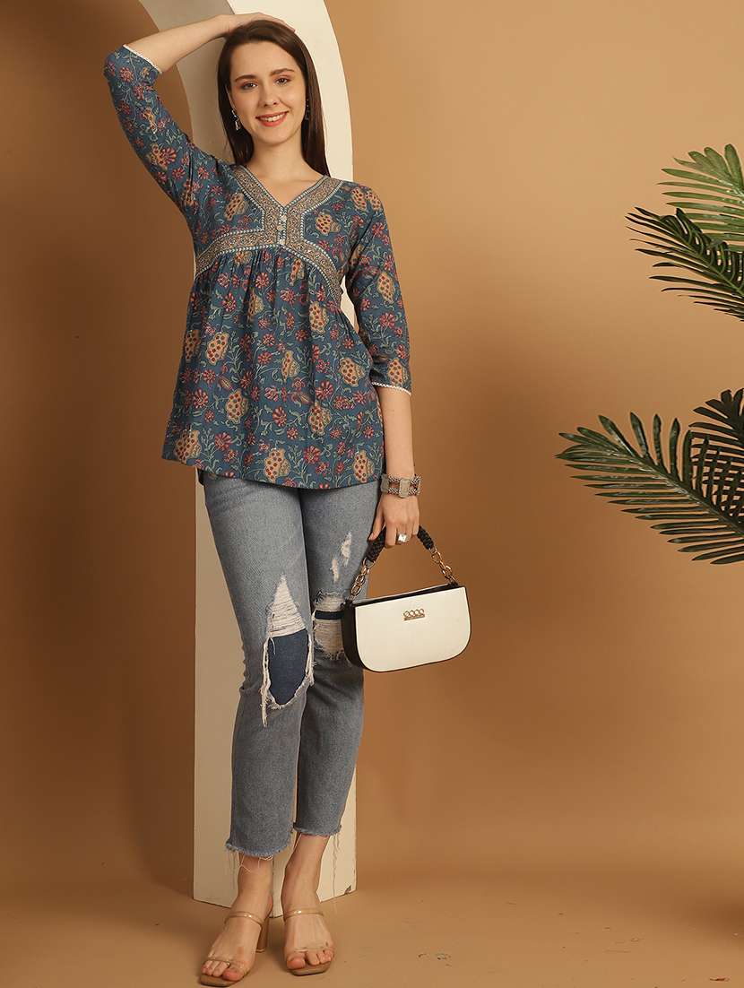 women floral printed v neck a-line top - 21737385 -  Standard Image - 4