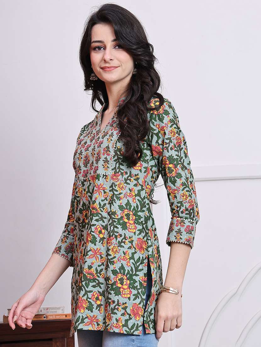 women floral three quarter sleeve straight kurta - 21737447 -  Standard Image - 1