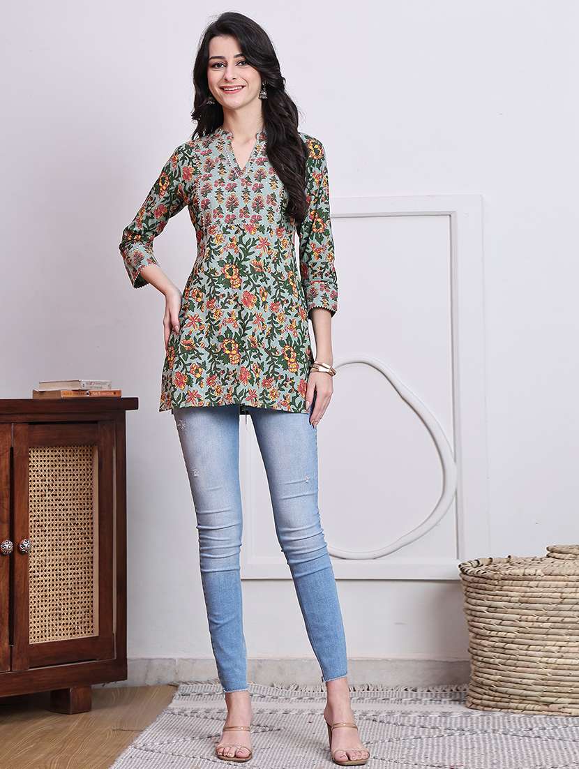 women floral three quarter sleeve straight kurta - 21737447 -  Standard Image - 4