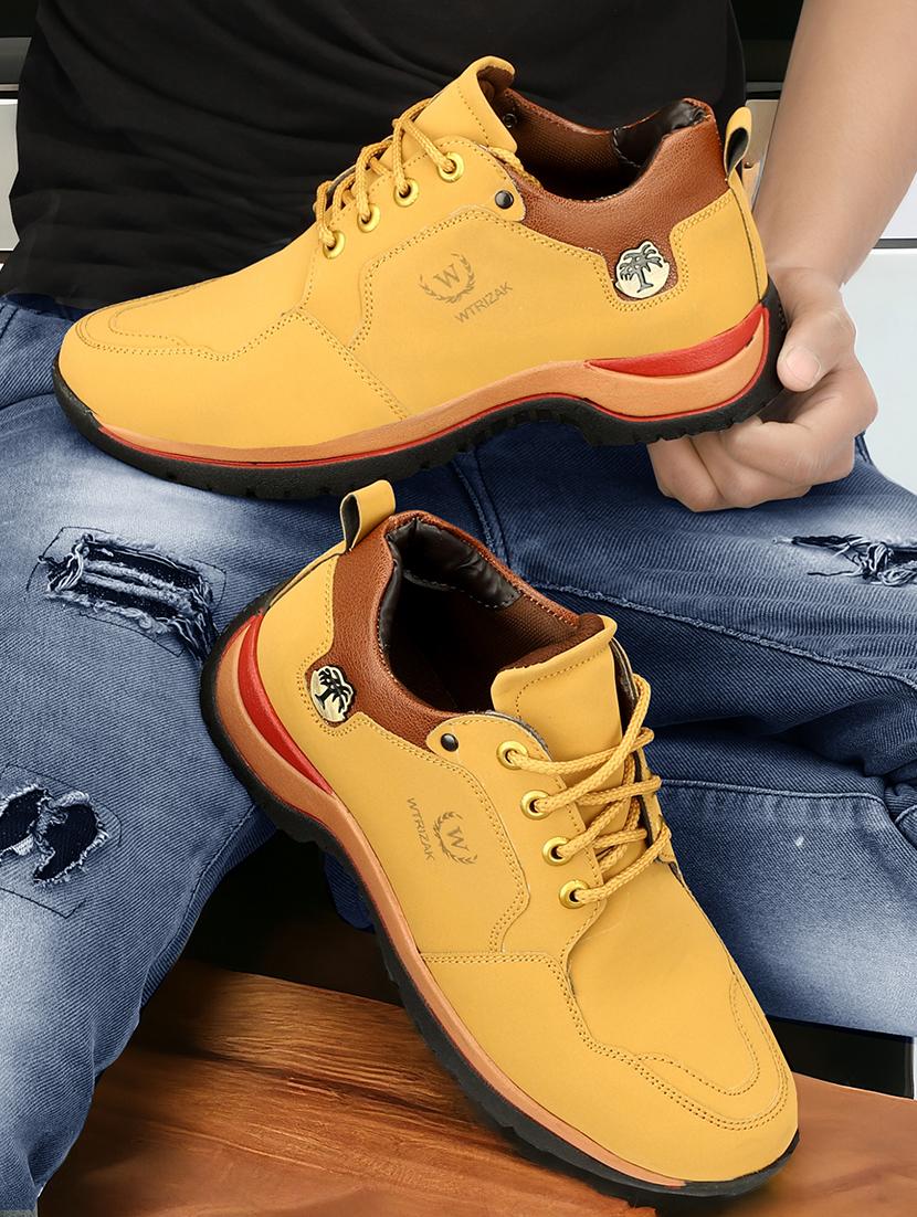men lace up hiking boots - 21737909 - Standard Image - 1