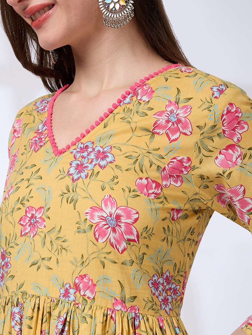 globus women yellow pom pom lace v-neck floral print pleated a-line kurta with pants workwear set - 21738568 -  Standard Image - 4