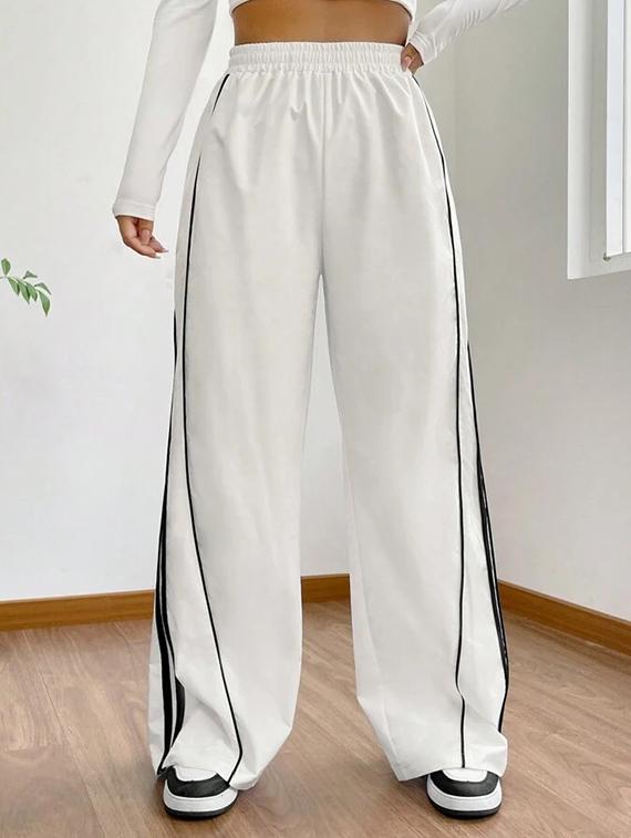 women solid mid rise track pant