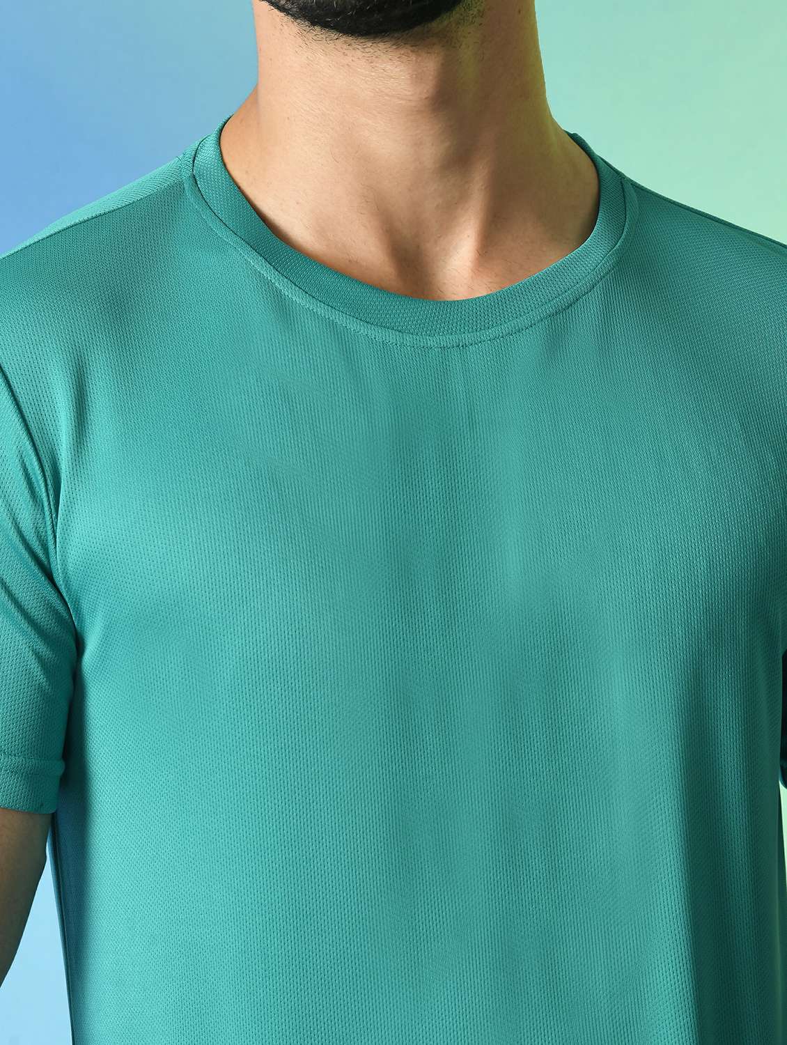 men solid round neck t-shirt - 21740250 -  Standard Image - 4