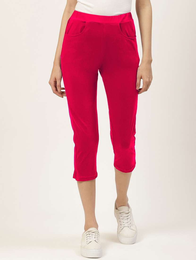 women solid mid rise slim fit capri