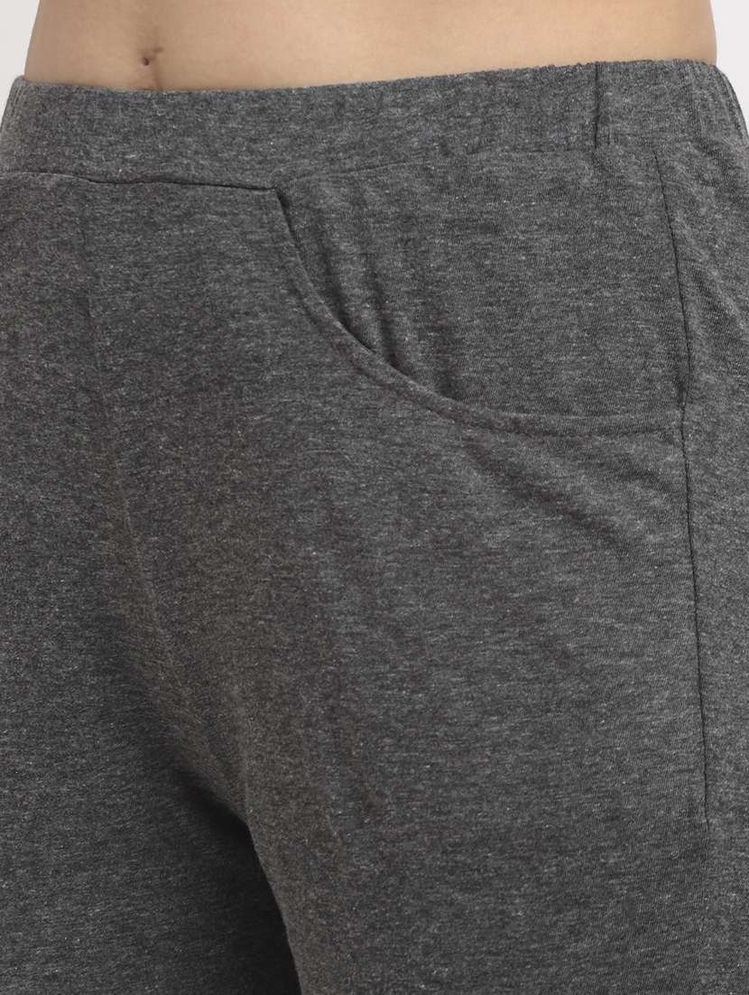 women solid mid rise slim fit capri - 21742029 -  Standard Image - 4