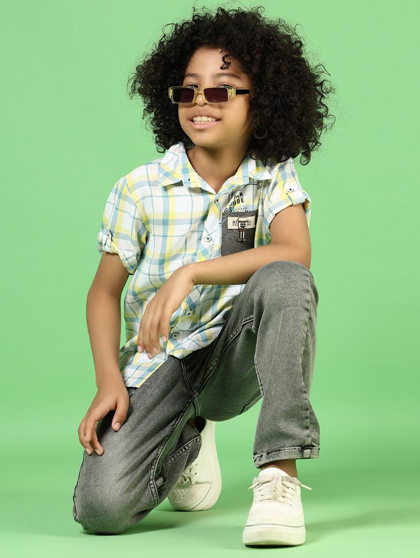 boys green solid mid rise jeans - 21742407 - Standard Image - 4