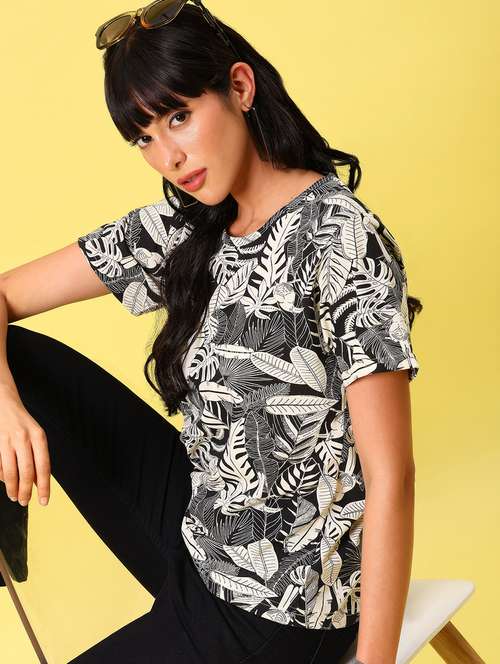 women printed short sleeve regular fit t-shirt - 21742421 -  Standard Image - 0