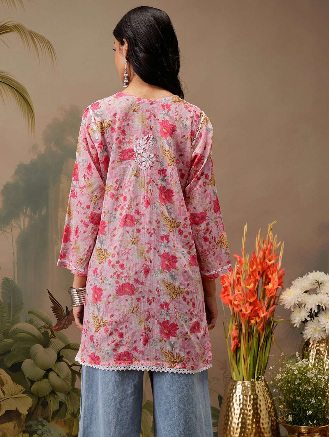 Women Chikankari Work Notch Neck Straight Kurti