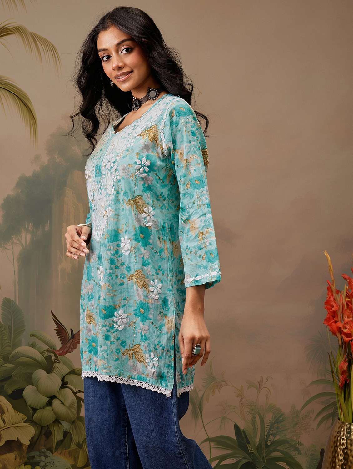 Women Chikankari Work Notch Neck Straight Kurti