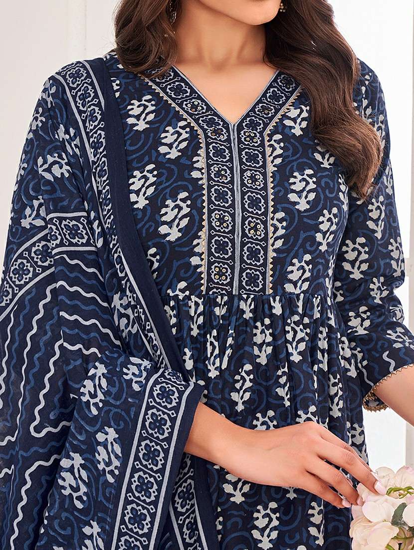 women printed kurta pant with dupatta set - 21742675 -  Standard Image - 4