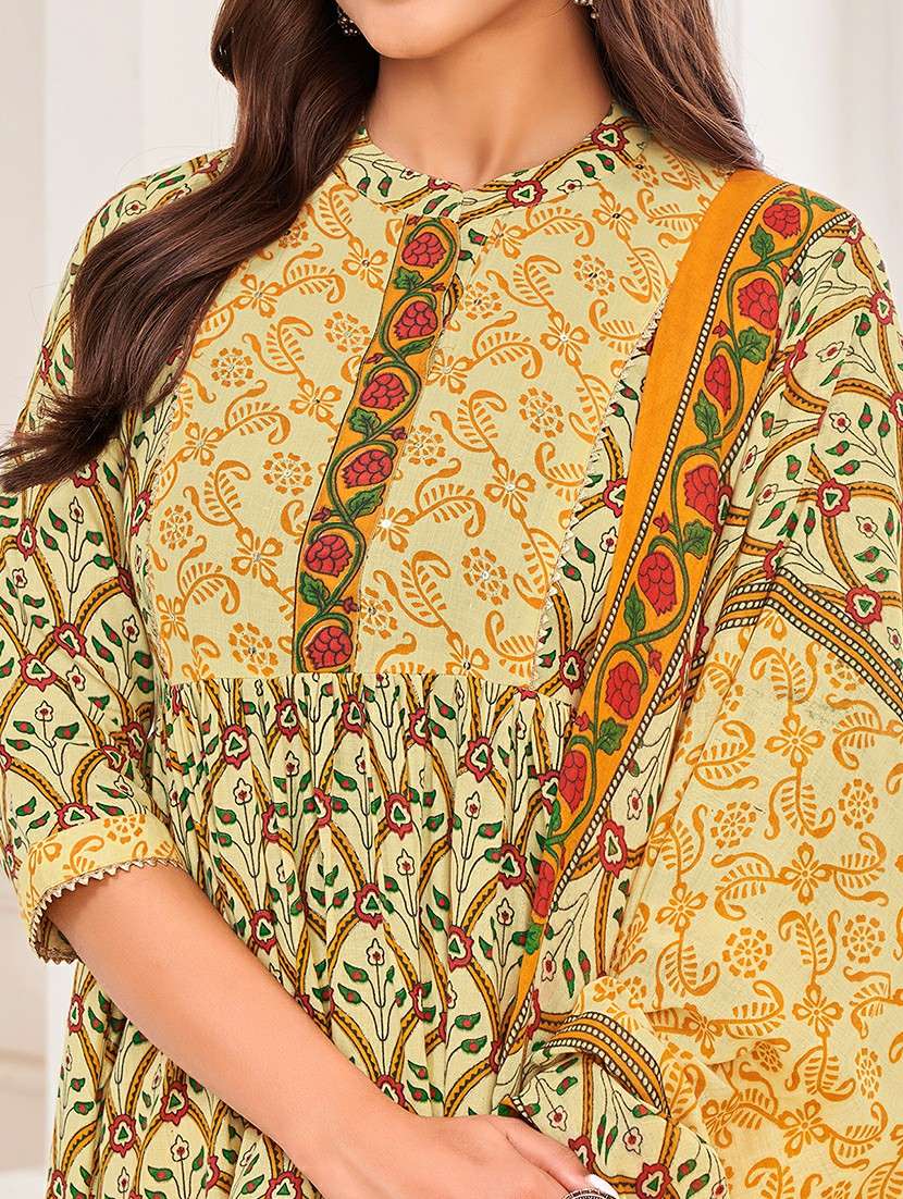 women printed kurta pant with dupatta set - 21742677 - Standard Image - 4