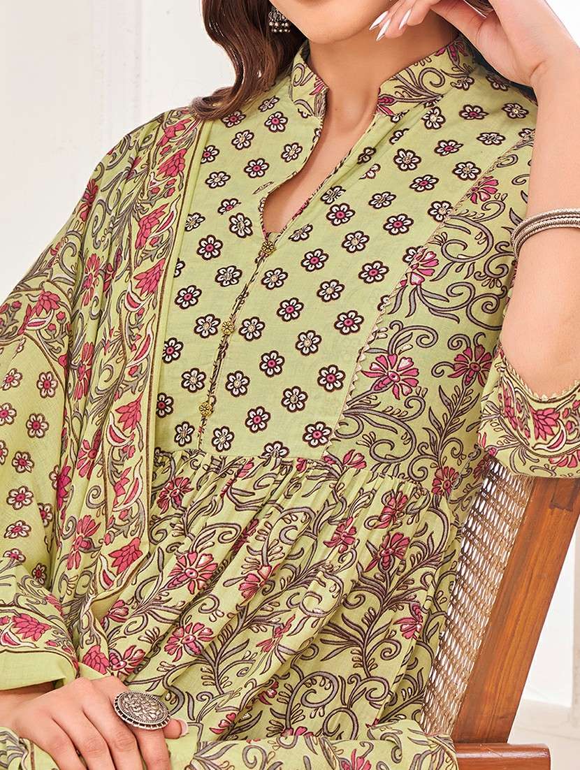 women printed kurta pant with dupatta set - 21742679 -  Standard Image - 4