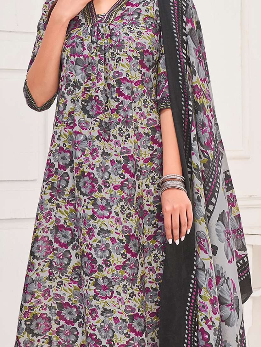 women printed kurta pant with dupatta set - 21742683 -  Standard Image - 4