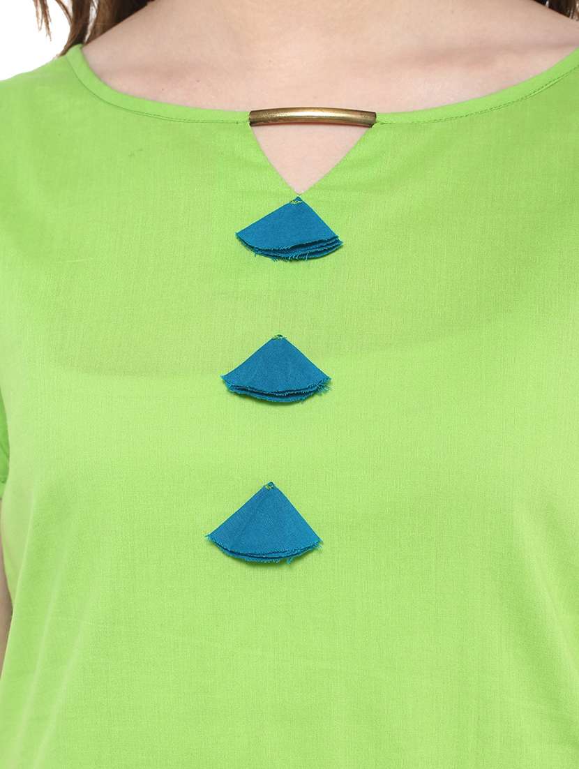 women green solid key hole neck front slit kurta - 21742943 -  Standard Image - 4