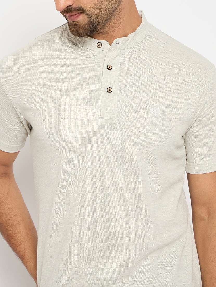 men short sleeves plain t-shirt - 21743275 -  Standard Image - 4