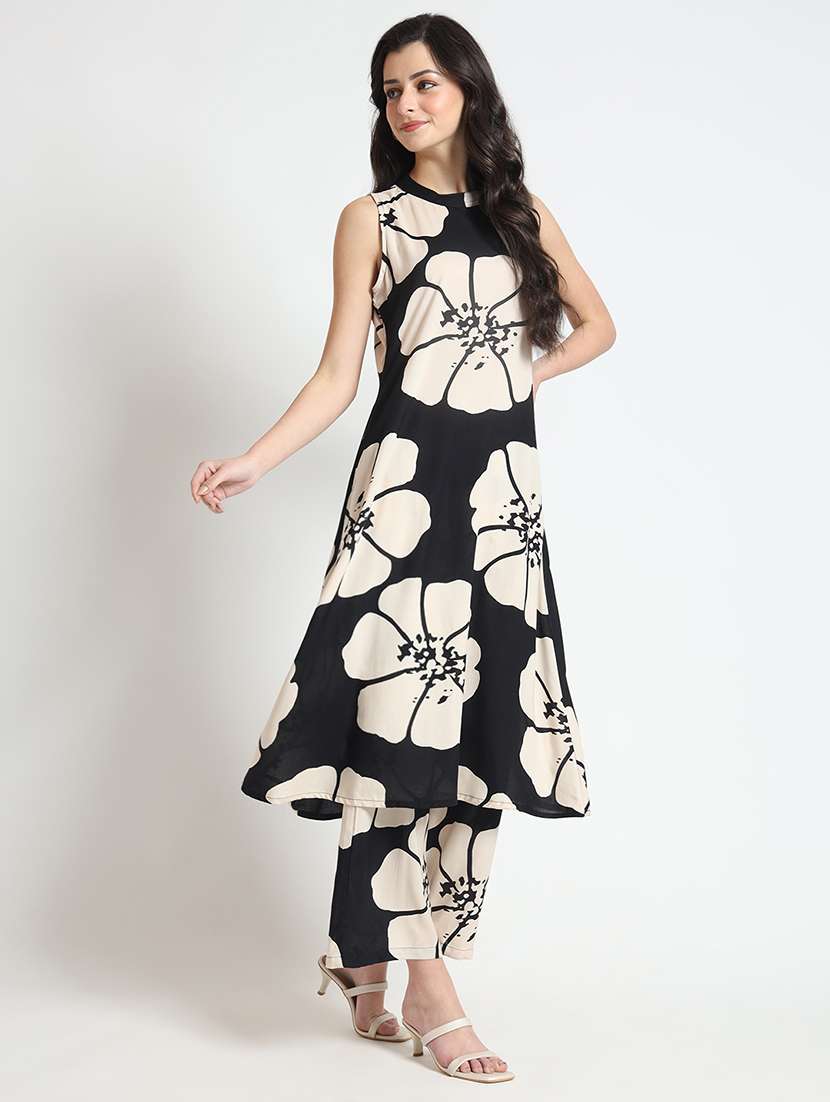 women black floral printed kurta palazzo set - 21743654 - Standard Image - 1