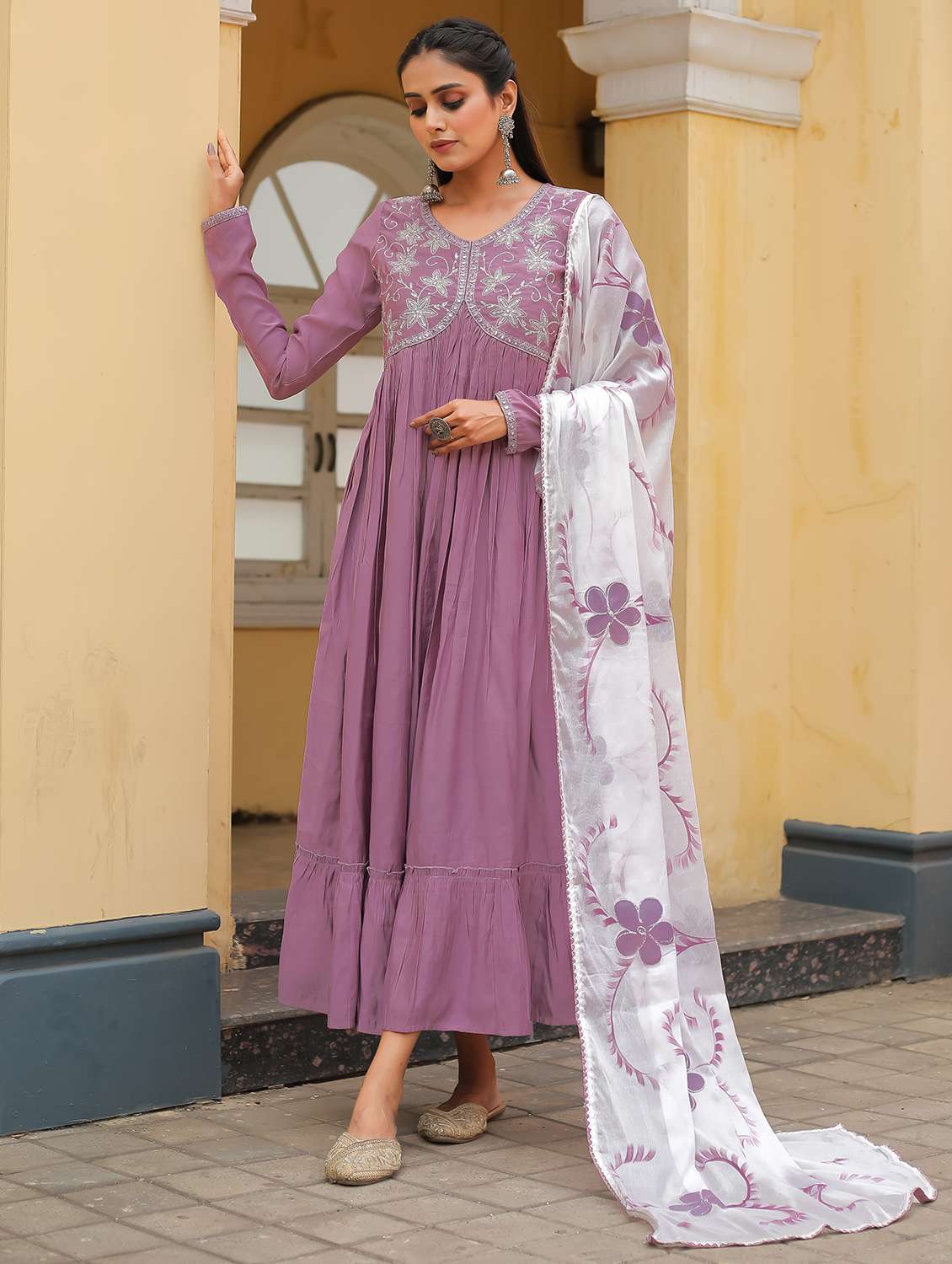women three quarter sleeve kurta with dupatta set
