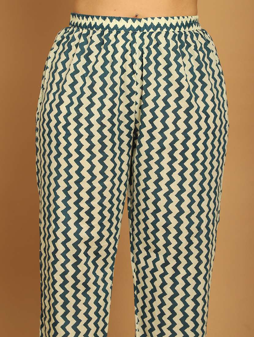 women printed kurta pant set with dupatta - 21745815 -  Standard Image - 4