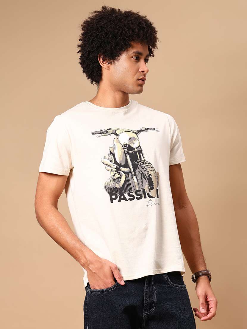 men front print round neck regular fit t-shirt - 21746256 -  Standard Image - 1