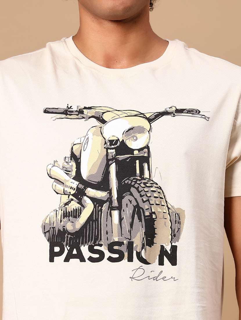 men front print round neck regular fit t-shirt - 21746256 -  Standard Image - 4