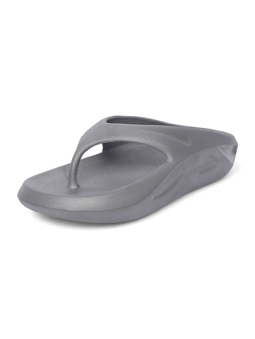men toe separator slippers - 21746439 -  Standard Image - 1