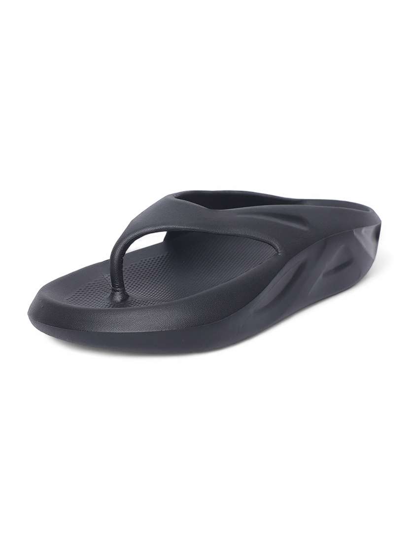 men toe seprator slippers - 21746440 -  Standard Image - 1