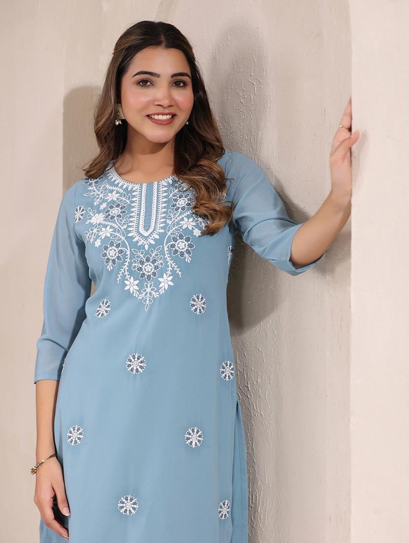 women round neck chikankari straight kurta - 21746703 - Standard Image - 4