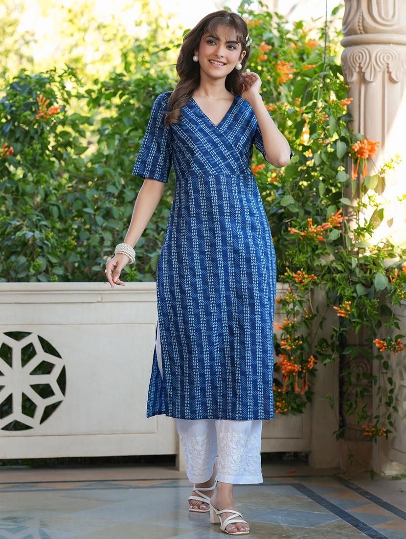 women v-neck printed straight kurta - 21746706 - Zoom Image - 0