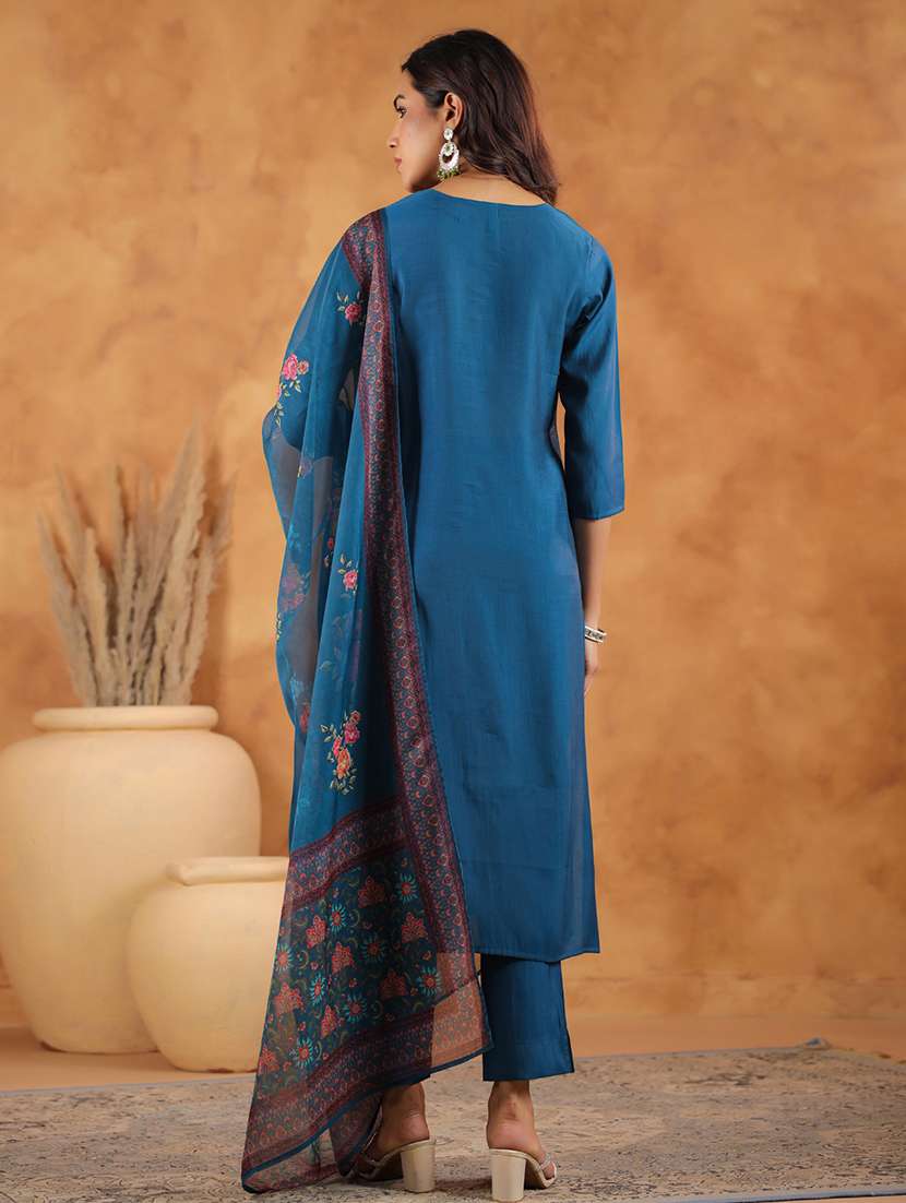 women embroidered kurta pant set - 21746732 - Standard Image - 4