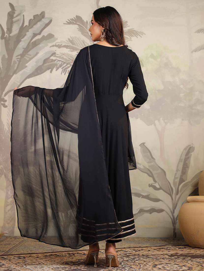 women embroidered kurta pant set with dupatta - 21746745 - Standard Image - 4