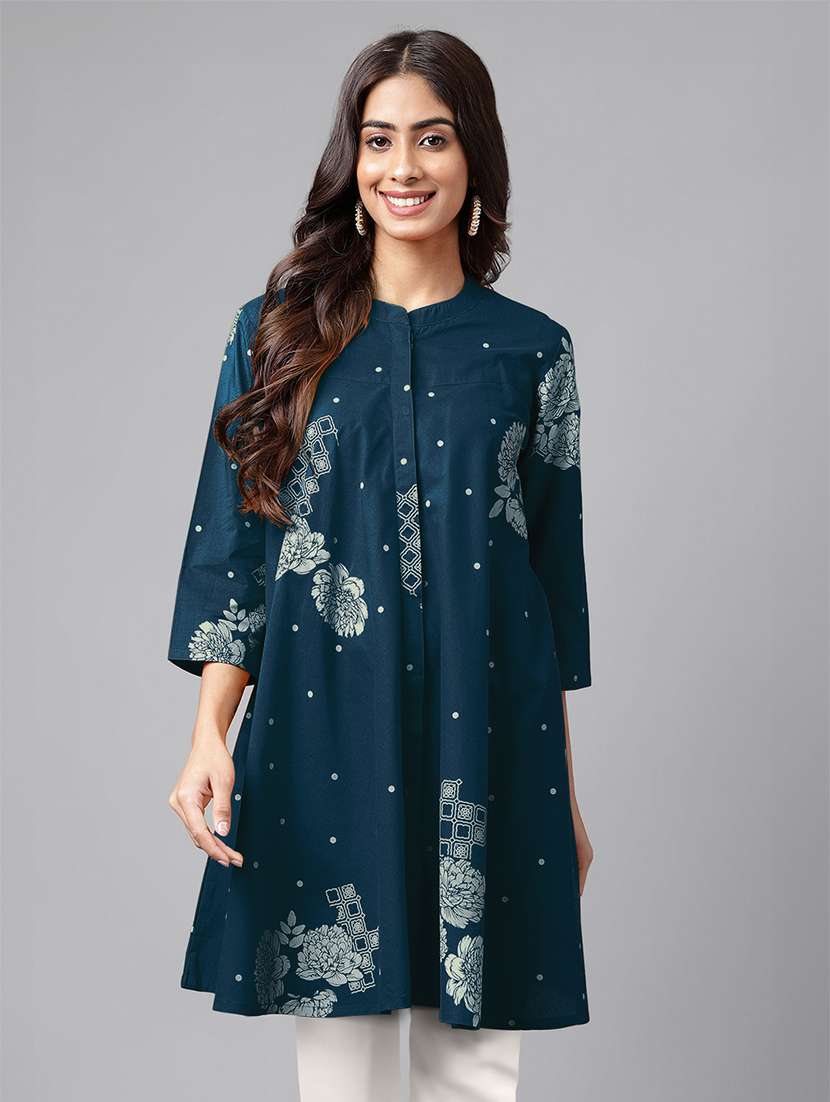 women printed three quarter sleeve tunic