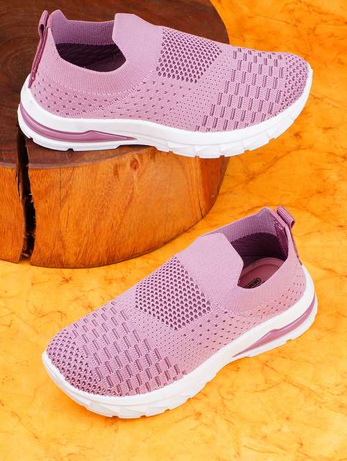 kids slip on sports shoes - 21746915 -  Standard Image - 0