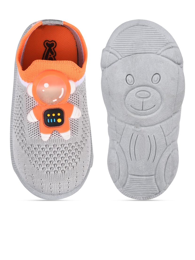 kids slip on sneaker shoes - 21746960 - Standard Image - 4