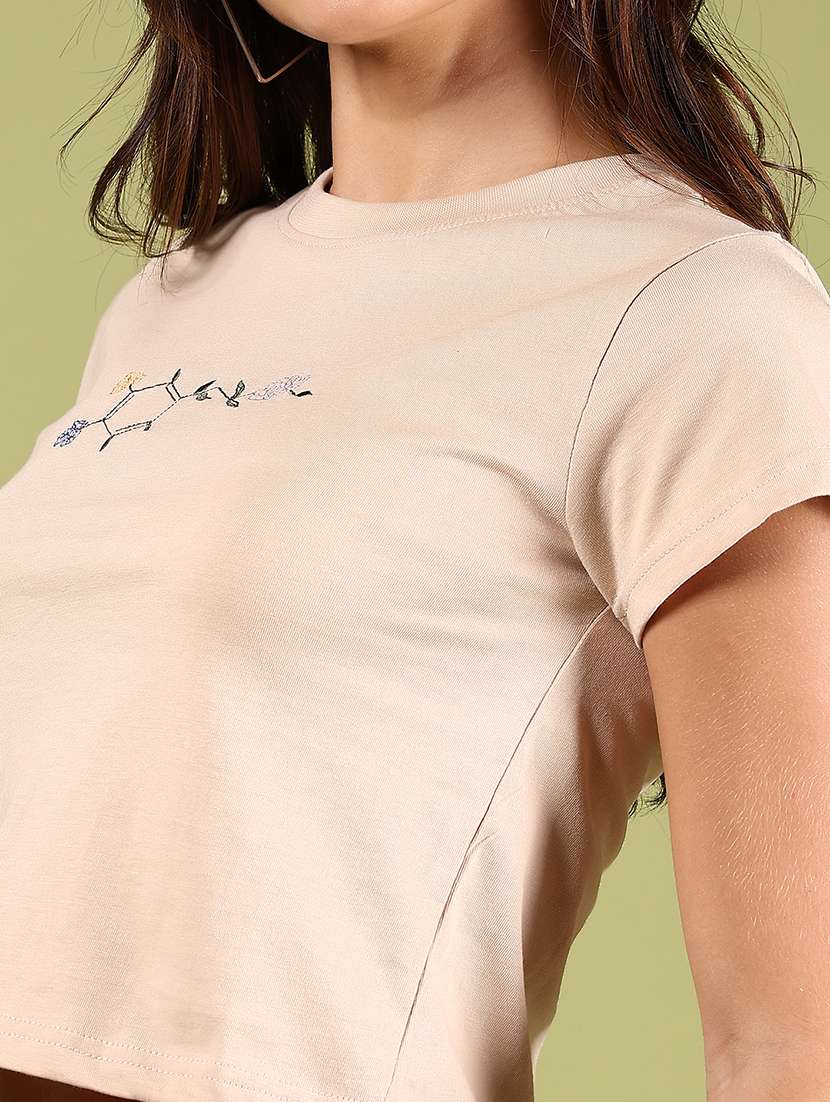 women printed short sleeves crop t-shirt - 21747464 -  Standard Image - 4