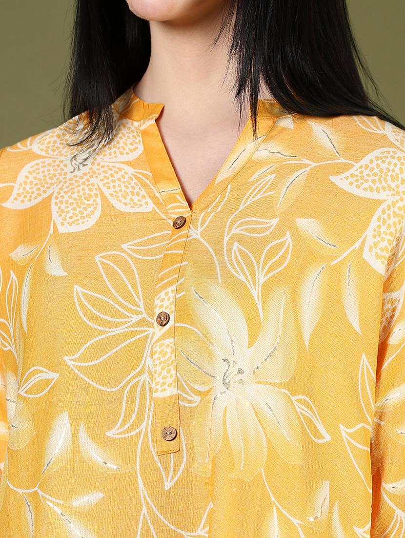 women yellow three quarter sleeve straight kurta - 21747470 - Standard Image - 4