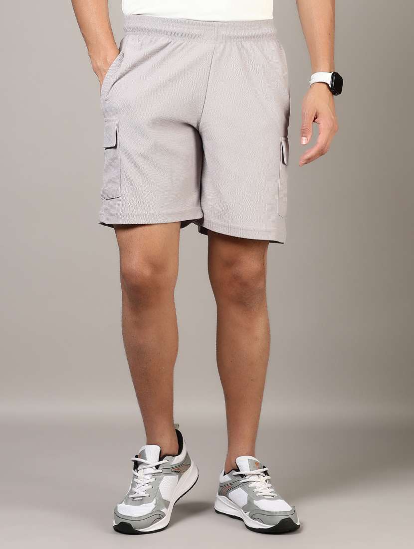 women solid mid rise cargo short