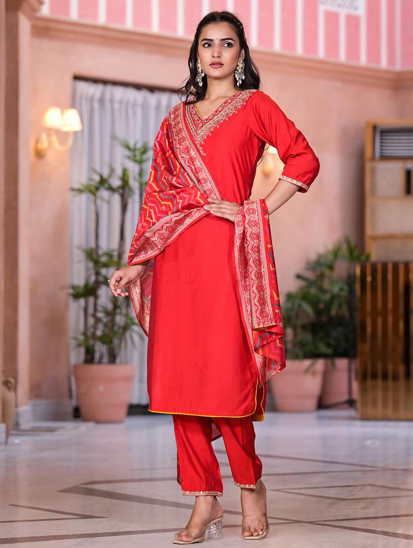 women embroidered kurta pant set with dupatta