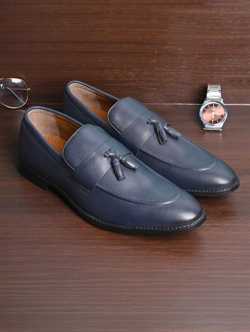 men solid slip on tassel detailed moccasin shoes - 21747893 - Standard Image - 0