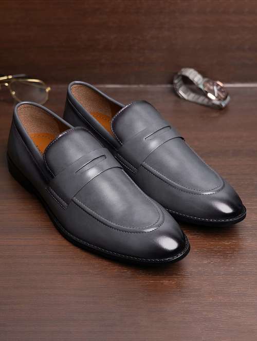 men solid slip on moccasin shoes - 21747914 -  Standard Image - 0