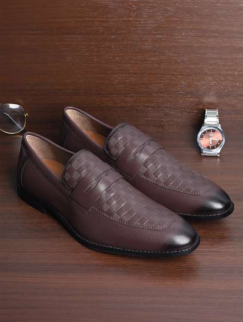 men textured slip on moccasin shoes - 21747923 -  Standard Image - 0