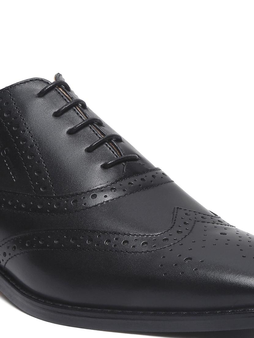 men solid lace-up brouges - 21748029 - Standard Image - 4