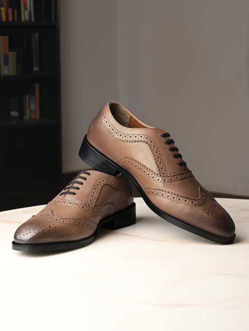 men solid lace-up brouges - 21748039 -  Standard Image - 0