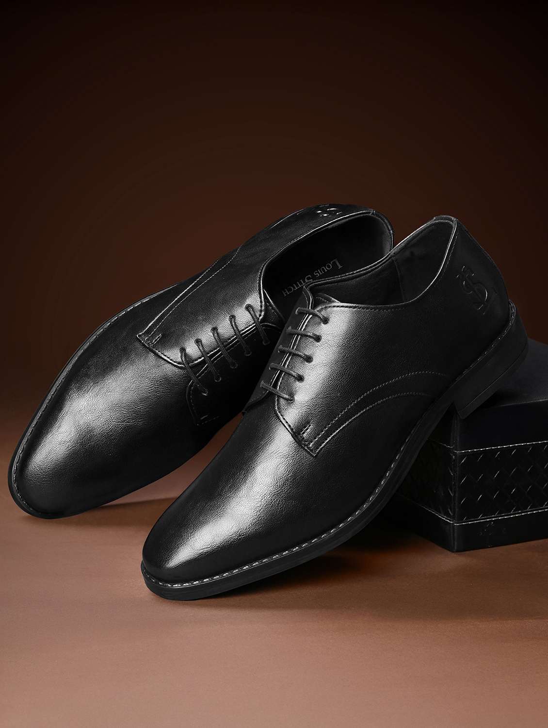 men solid lace-up derbies