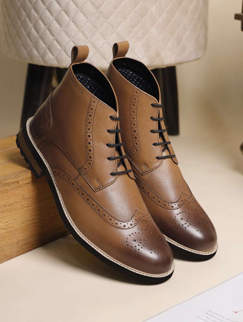 men solid lace up low ankle boots