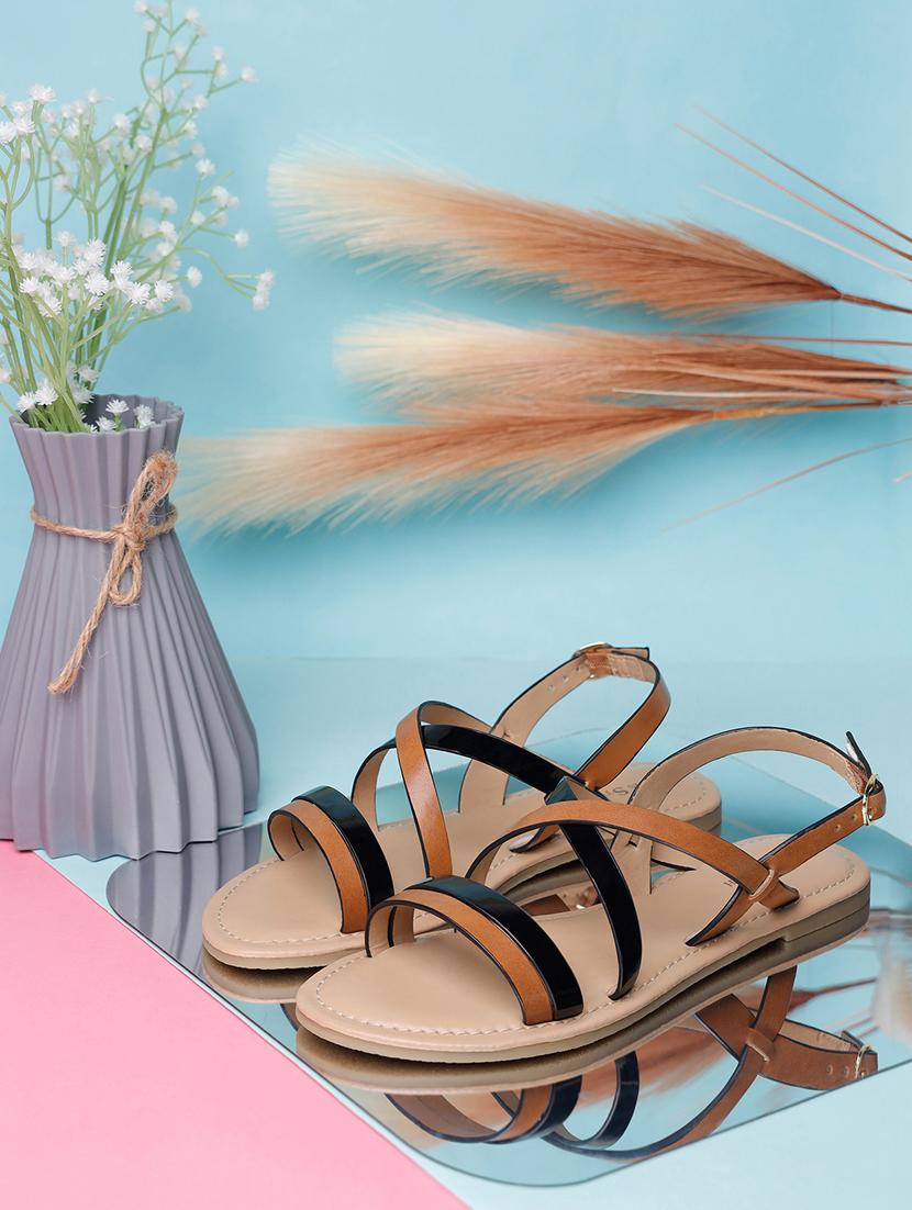 women back strap sandal - 21748345 - Zoom Image - 0